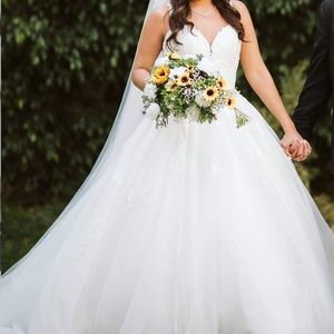 Essence of Australia Size 8 Wedding Dress - Drycleaned in Excellent Condition